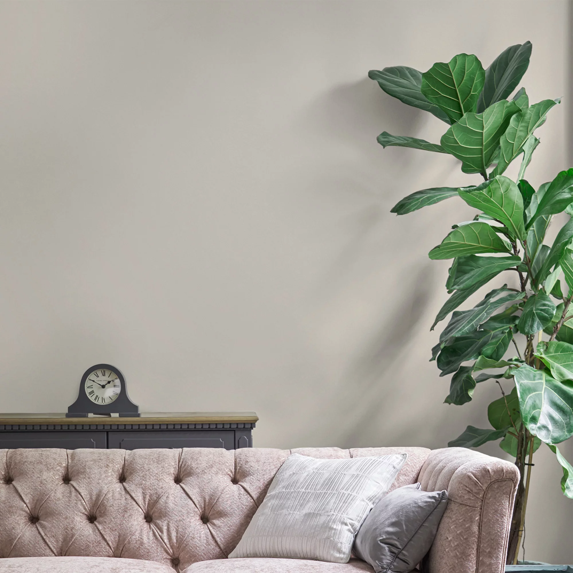 Laura Ashley Ivory Eggshell Emulsion Paint, 750ml 5 Laura Ashley Ivory Eggshell Emulsion Paint, 750ml - Image 3