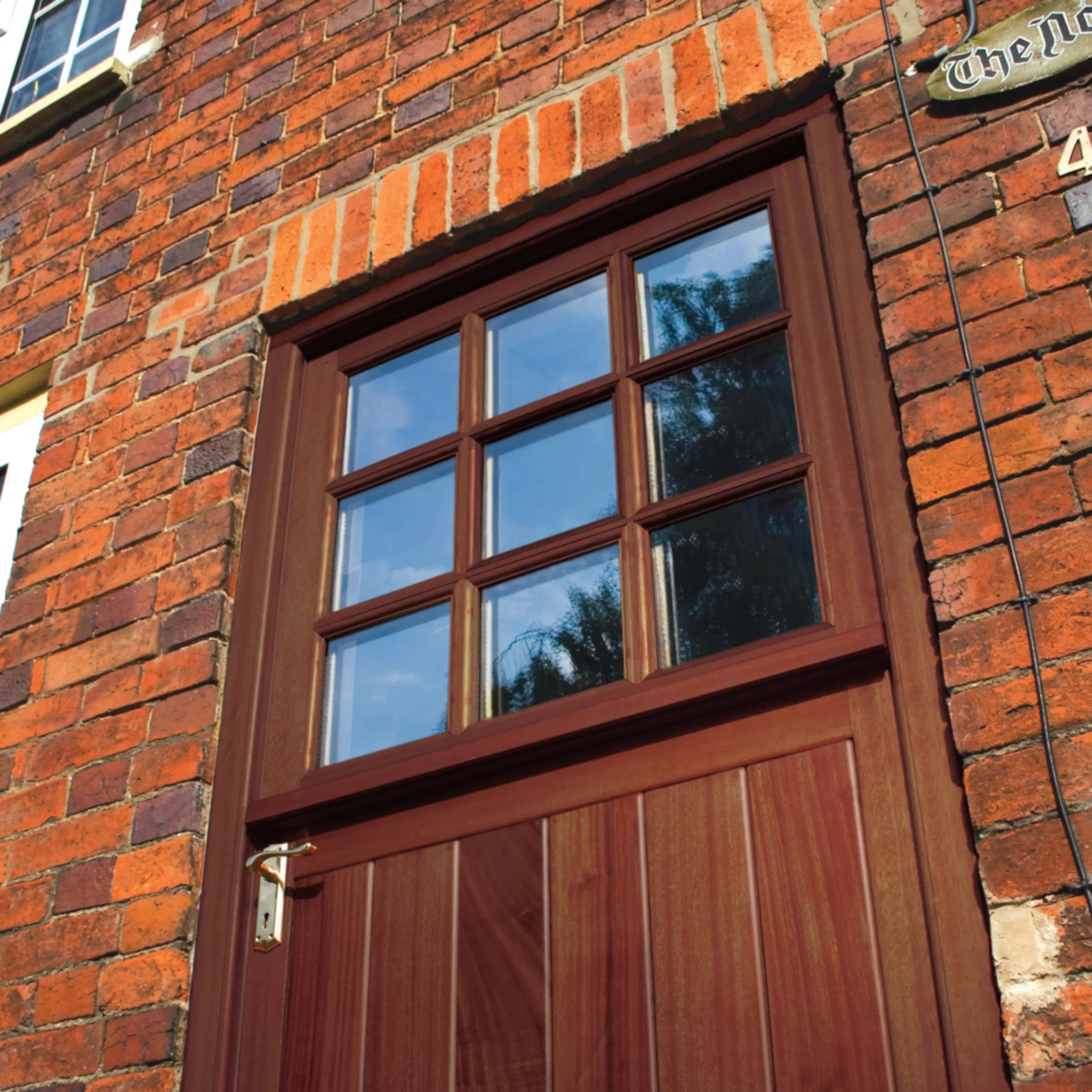 Ronseal Walnut Satin Wood Stain, 2.5L 7 Ronseal Walnut Satin Wood Stain, 2.5L - Image 5