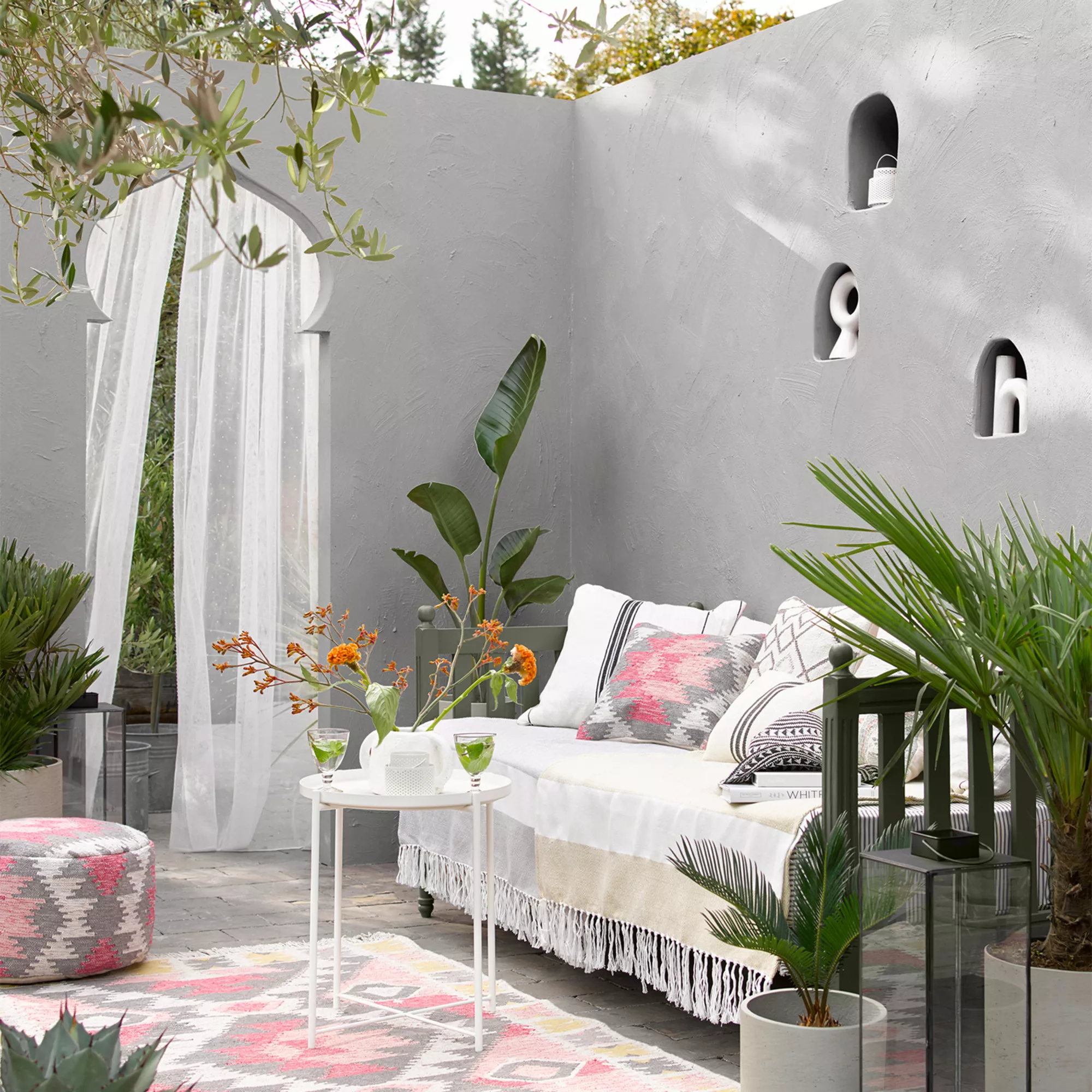 Sandtex Ultra Smooth Gravel Masonry Paint, 5L 7 Sandtex Ultra Smooth Gravel Masonry Paint, 5L - Image 5