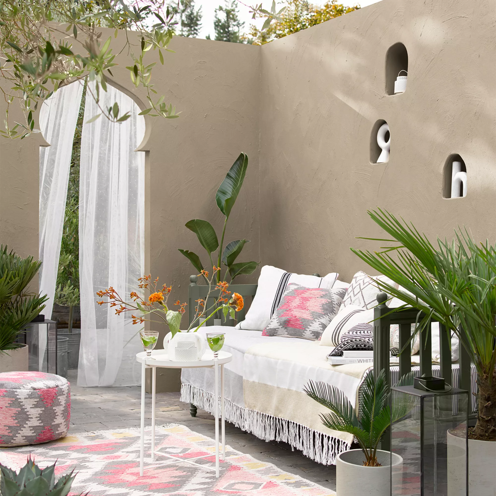 Sandtex Ultra Smooth Mid Stone Masonry Paint, 5L 7 Sandtex Ultra Smooth Mid Stone Masonry Paint, 5L - Image 5